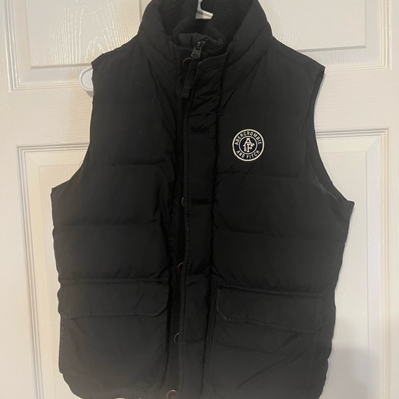Men’s Abercrombie and Fitch black tech vest. Size medium. New without tags. - Picture 2 of 10